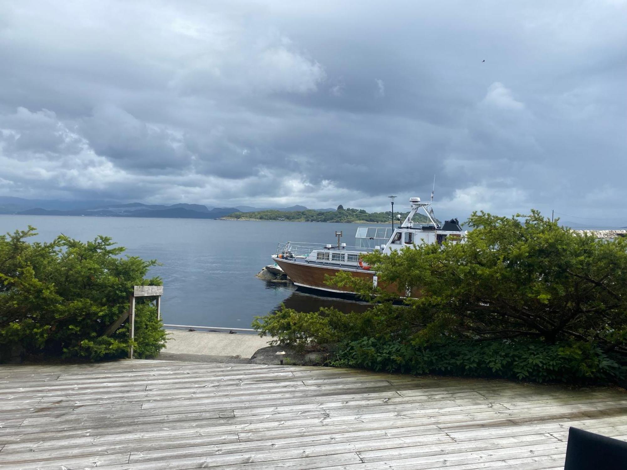 Sjoberg Hotell Og Ferie Leiligheter Østhusvik Exteriör bild