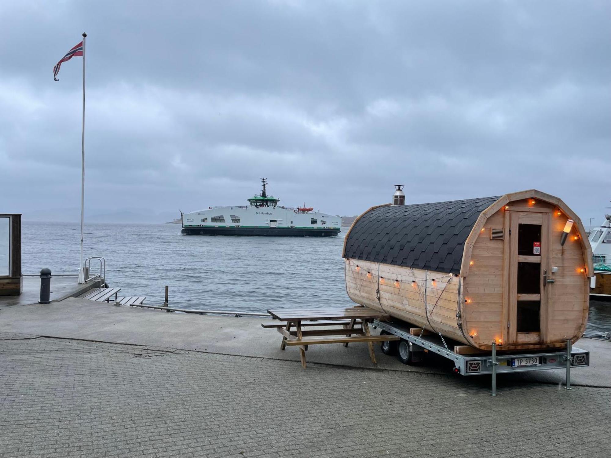 Sjoberg Hotell Og Ferie Leiligheter Østhusvik Exteriör bild