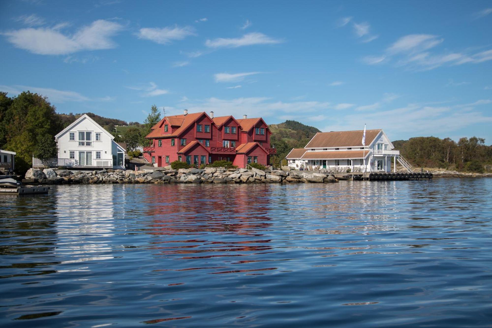 Sjoberg Hotell Og Ferie Leiligheter Østhusvik Exteriör bild